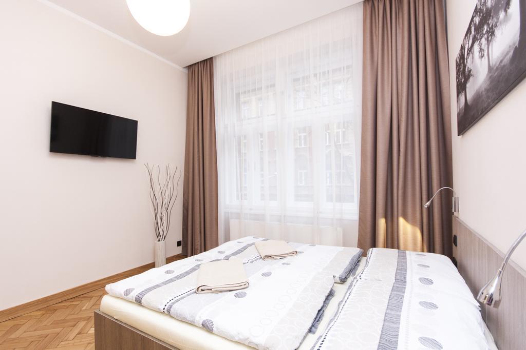 Manesova Astra Apartment Praga Habitación foto