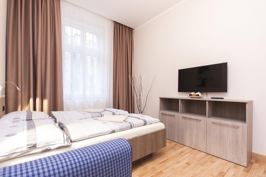 Manesova Astra Apartment Praga Habitación foto